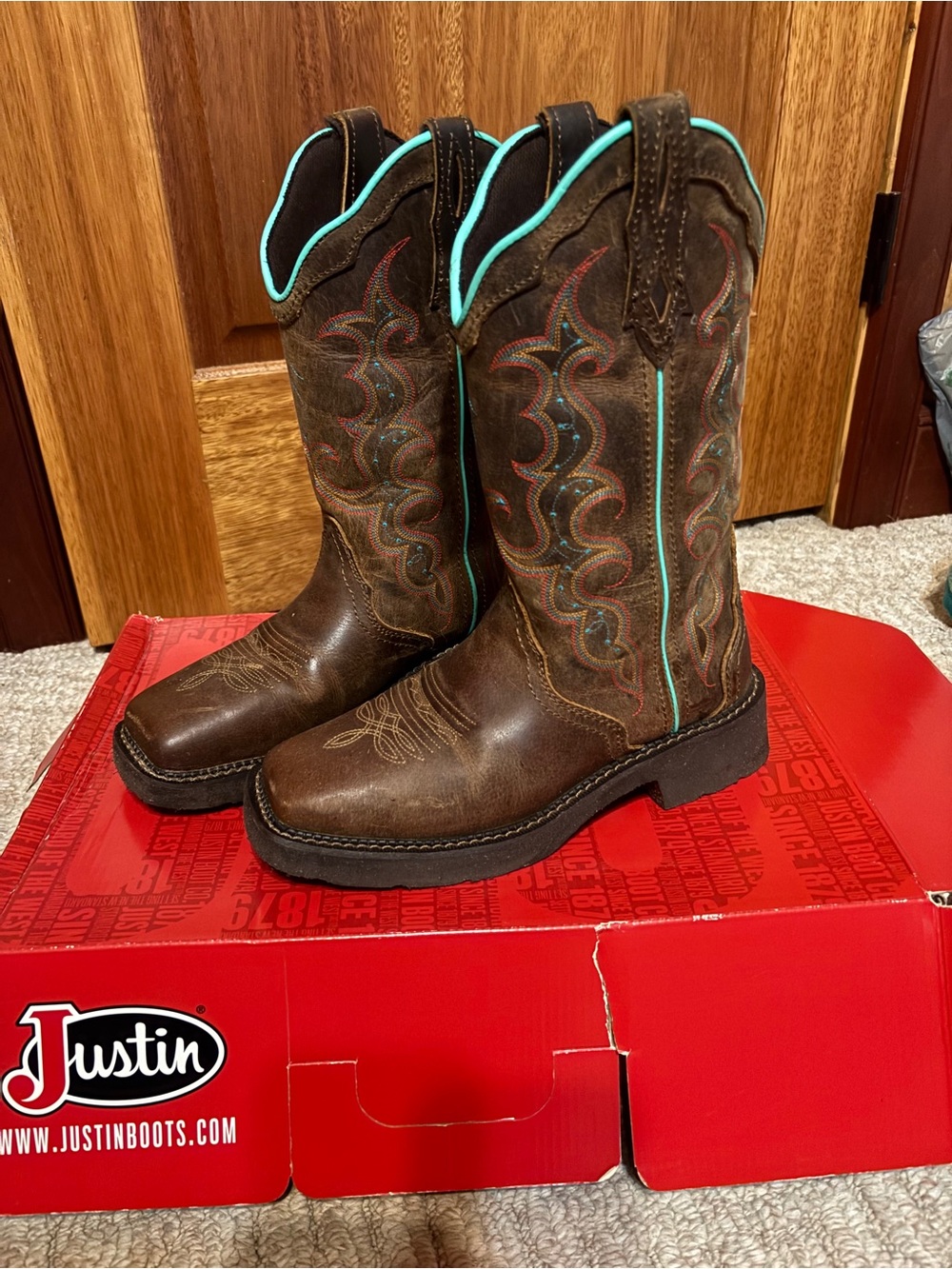 Justin Boots Gypsy Raya Brown Leather Western Heeled Boots with Turquoise Piping